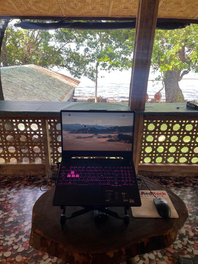 Bed and Breakfast Borbon'S Treehouse By The Sea Mambajao Exterior foto
