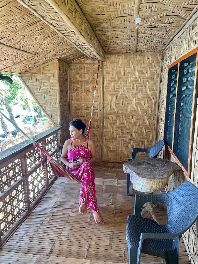 Bed and Breakfast Borbon'S Treehouse By The Sea Mambajao Exterior foto